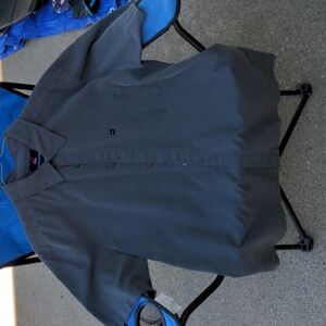 Men's medium quiksilver button down short sleeve
